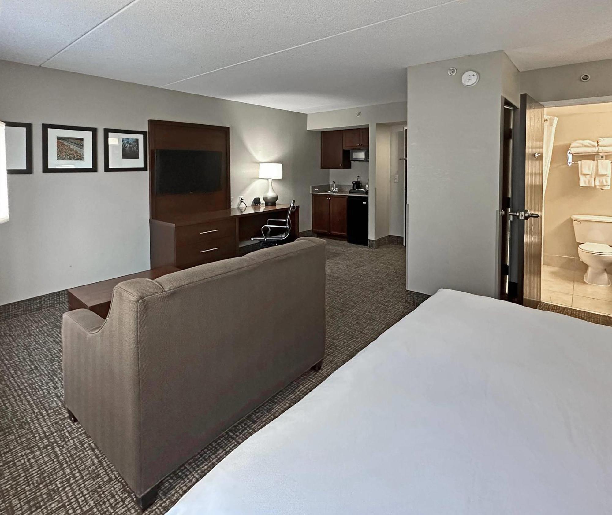 Comfort Suites Concord Mills Esterno foto